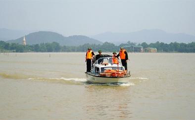 Bão lũ miền Trung: Số người chết tăng liên tục